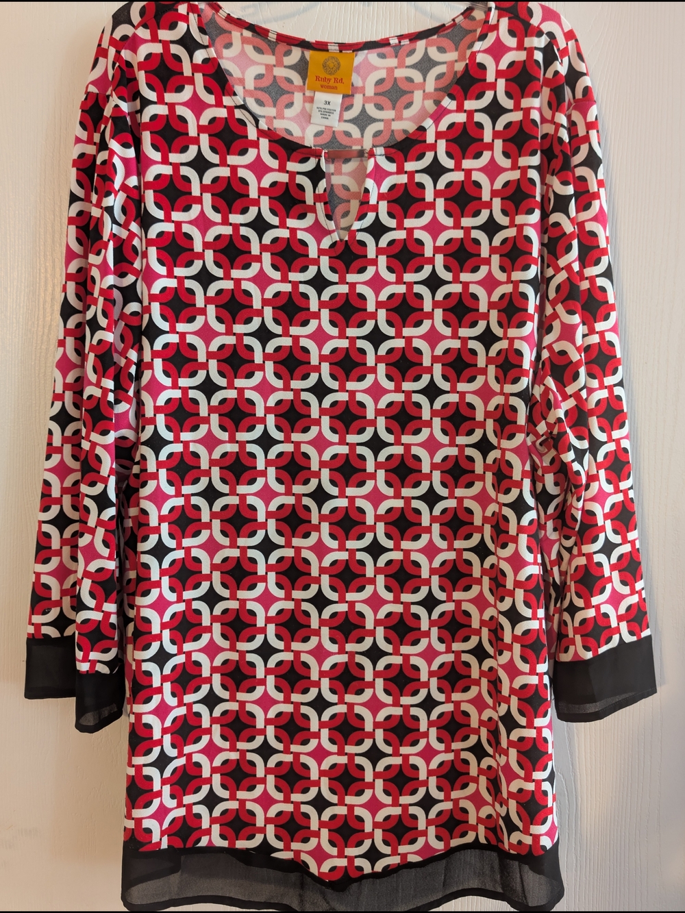Ruby Rd. Pink Black White Geometric Long Sleeve Tunic